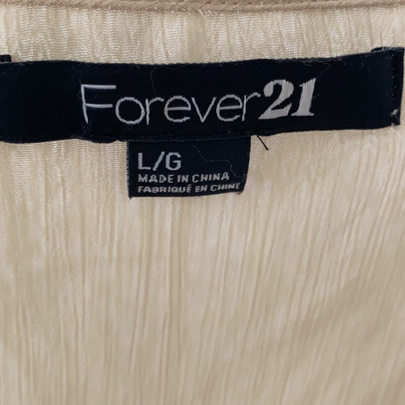 FOREVER 21 Embroidered Flutter Sleeve Top - Size Large - Picture 7 of 10